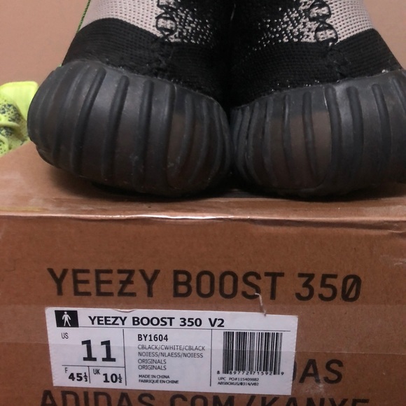 Yeezy boost 350 ‘oreo’ main image 2